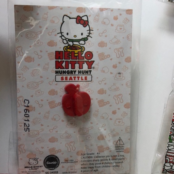 FREE shirt! Hello Kitty Hungry Hunt Seattle pins - Picture 4 of 8